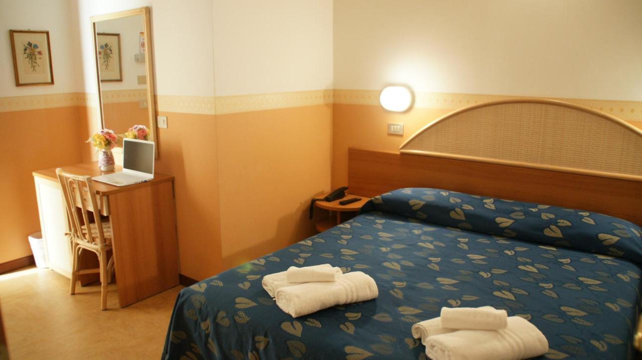 Hotel Verudella Rimini Extérieur photo