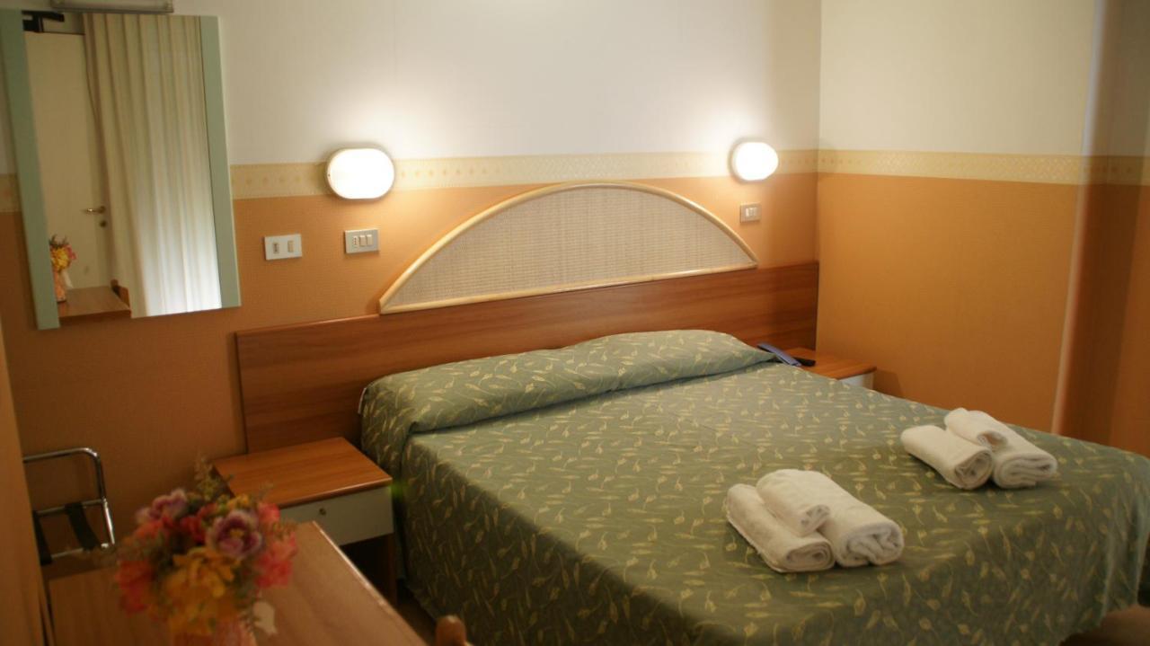 Hotel Verudella Rimini Extérieur photo