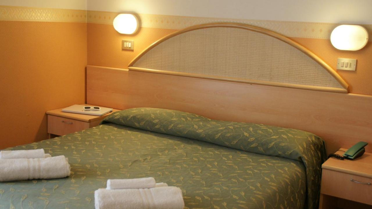 Hotel Verudella Rimini Extérieur photo