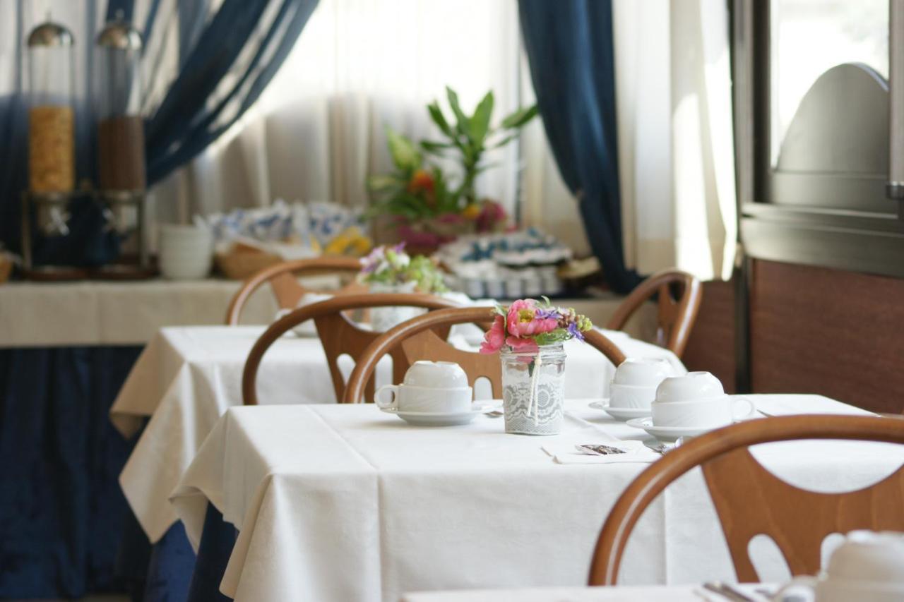 Hotel Verudella Rimini Extérieur photo