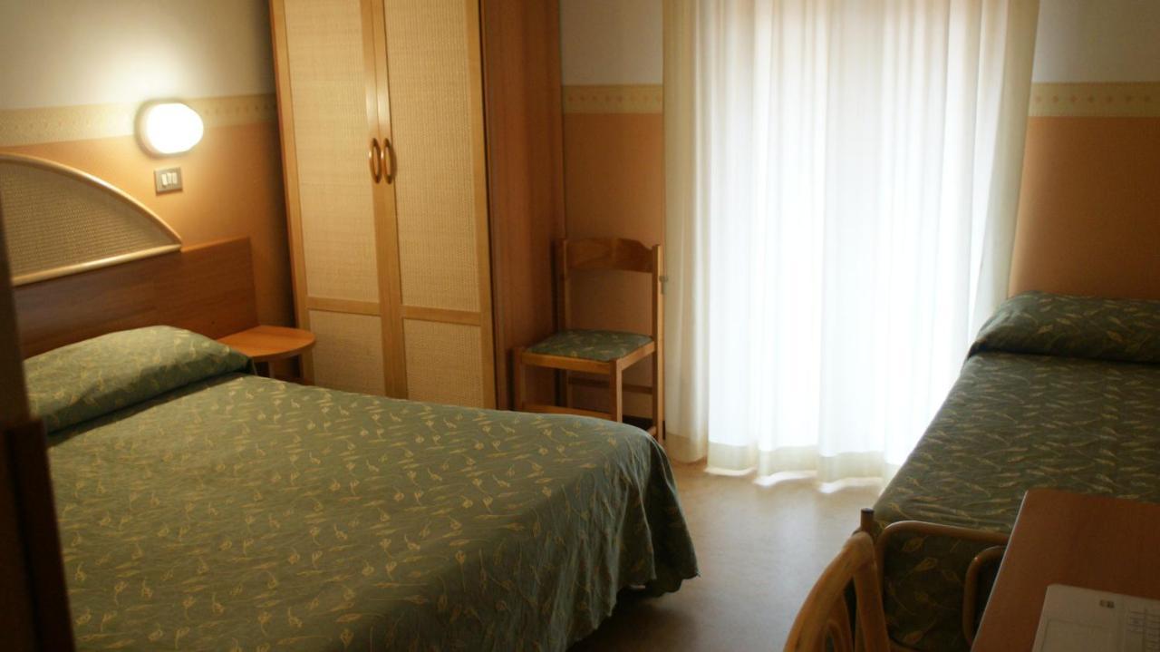 Hotel Verudella Rimini Extérieur photo